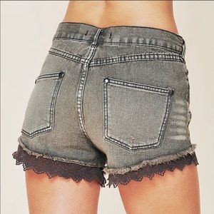 HP! 🎉 Free People Denim Shorts with Lace Edge 26